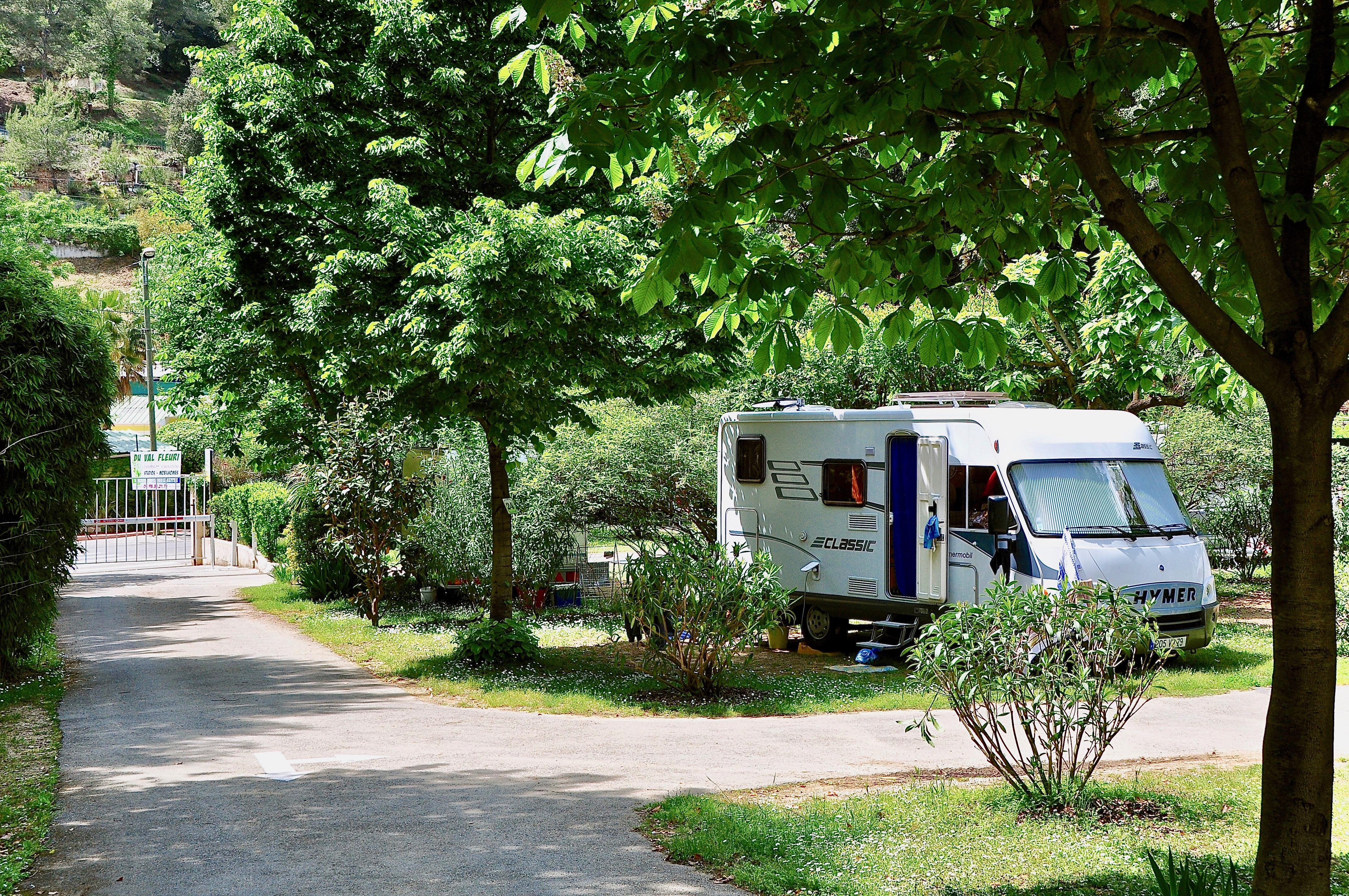 Emplacement Camping Camping-Car- Camping Val Fleuri